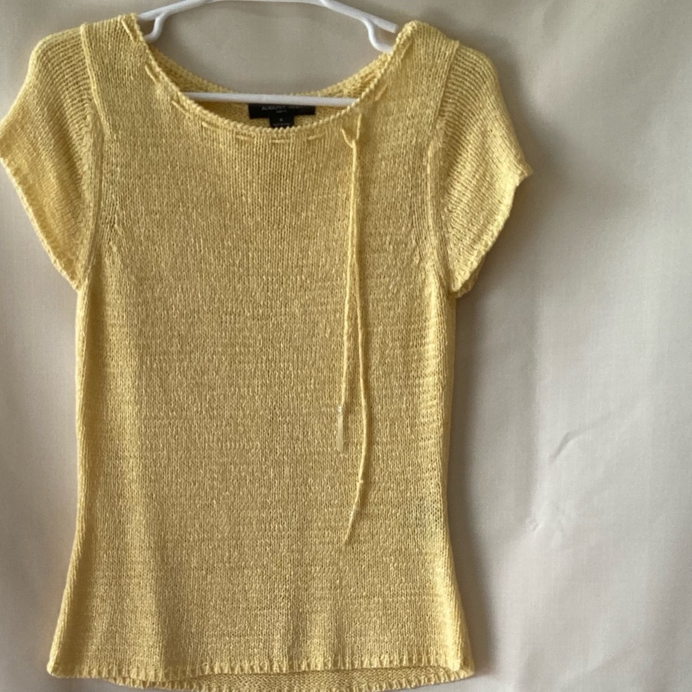 August Silk Knits yellow short sleeved sweater size medium.
